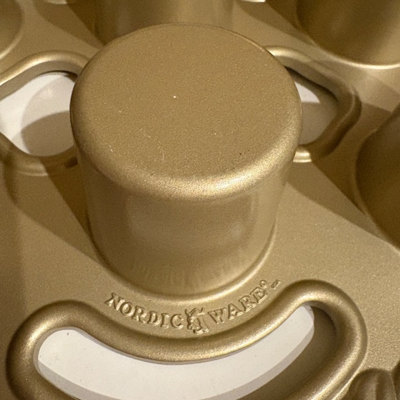 Nordicware Petite Popover Pan - Gold tone - Picture 5 of 5